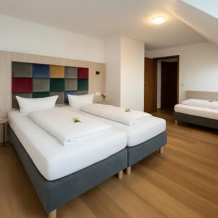 فندق Messehotel Daucher A9 Autobahn 24h Self-check-in 3*